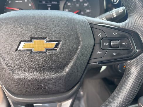 Used 2025 Chevrolet Trax LS image 18