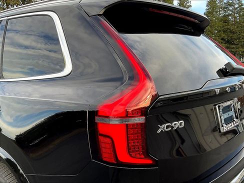 New 2026 Volvo XC90 B5 Plus w/ Protection Package Premier AWD/4WD image 25