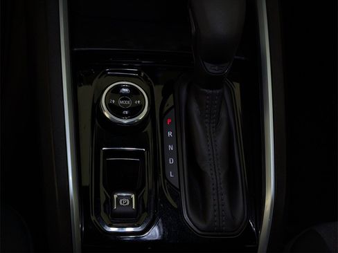 Used 2025 Chevrolet Colorado Trail Boss image 19