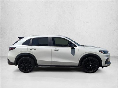 Used 2023 Honda HR-V Sport image 4