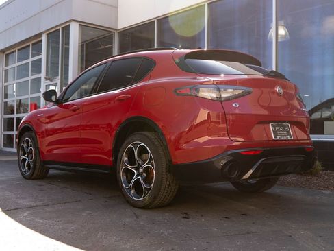 Used 2024 Alfa Romeo Stelvio Veloce image 8