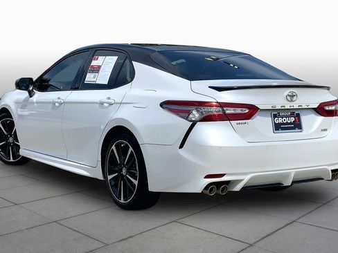 Used 2018 Toyota Camry XSE FWD image 12