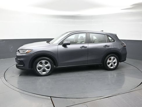 Certified 2023 Honda HR-V LX image 2