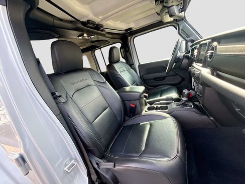 Used 2023 Jeep Wrangler Unlimited Sahara AWD/4WD image 32