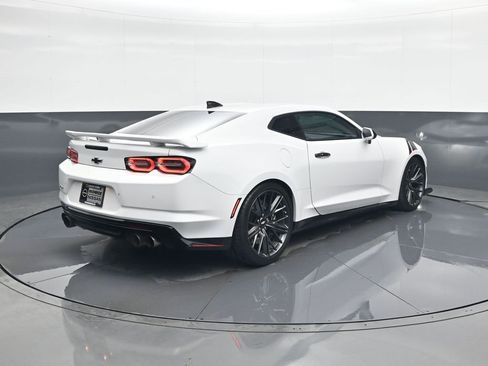Used 2019 Chevrolet Camaro ZL1 image 7