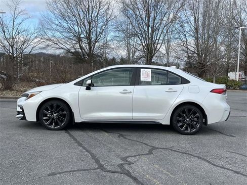 Certified 2025 Toyota Corolla SE image 2