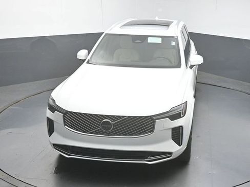 New 2026 Volvo XC90 B6 Plus w/ Protection Package Premier AWD/4WD image 44