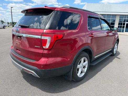 Used 2017 Ford Explorer XLT w/ Equipment Group 201A AWD/4WD image 5
