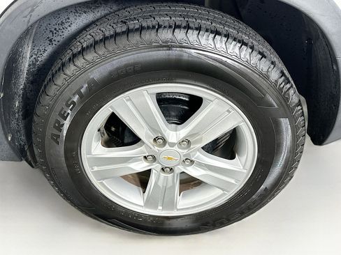 Used 2020 Chevrolet Trax LS w/ Tint and Cruise Package image 11