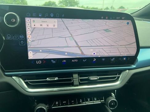 Used 2024 Chevrolet Equinox EV LT w/ Active Safety Package 3 FWD image 10