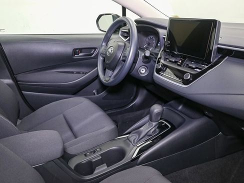 Used 2024 Toyota Corolla LE FWD image 17