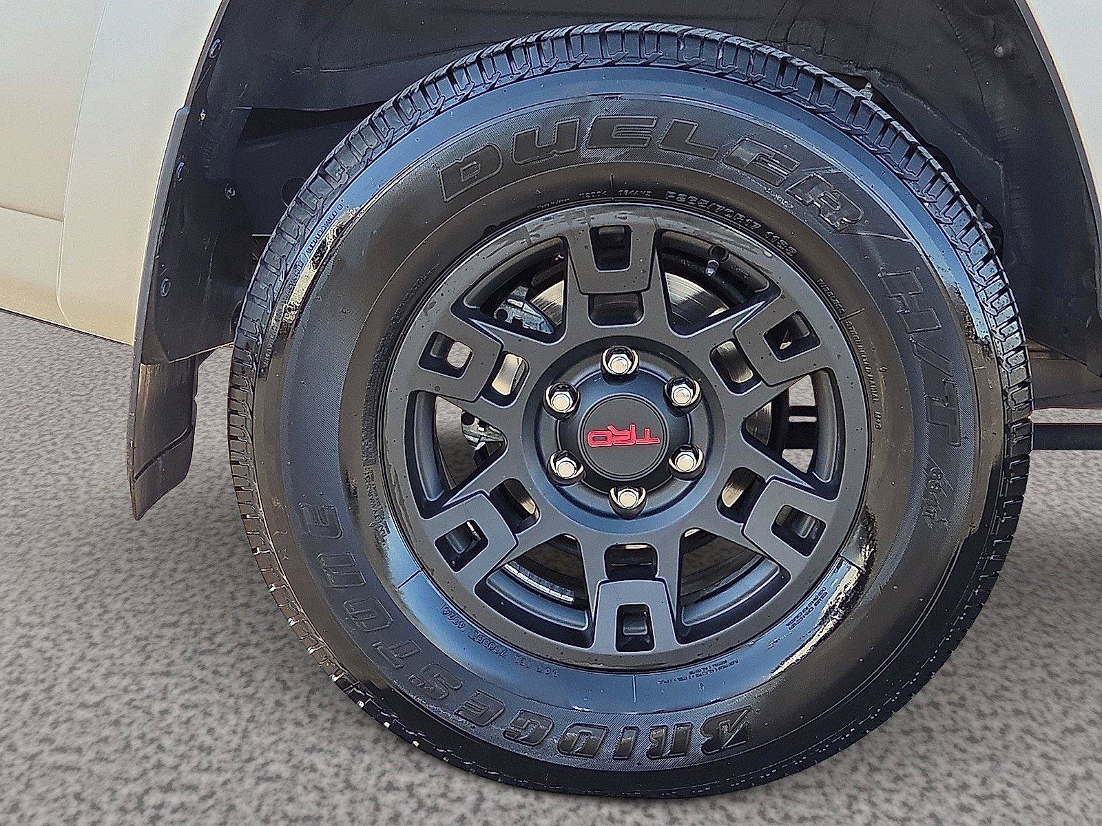 Used 2023 Toyota 4Runner SR5 Premium w/ Moonroof Package AWD/4WD image 9