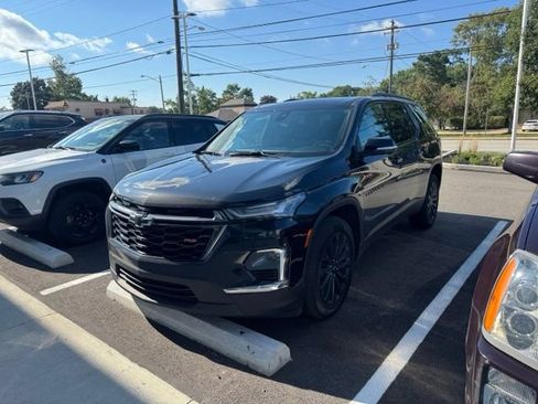 Used 2023 Chevrolet Traverse RS AWD/4WD image 1