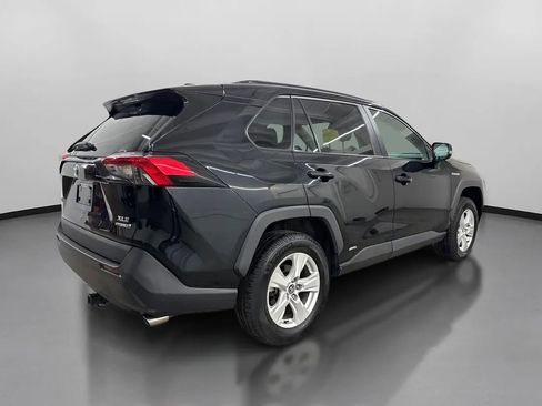 Used 2020 Toyota RAV4 XLE w/ Convenience Package image 10