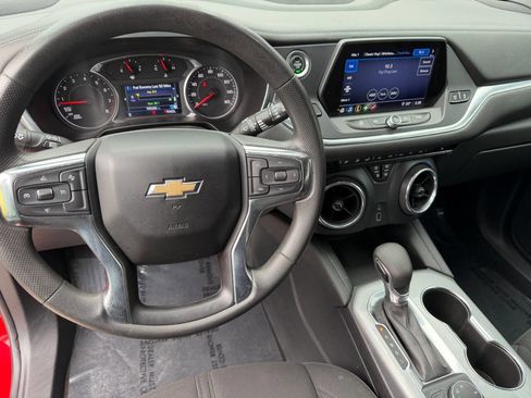 Used 2021 Chevrolet Blazer LT image 32
