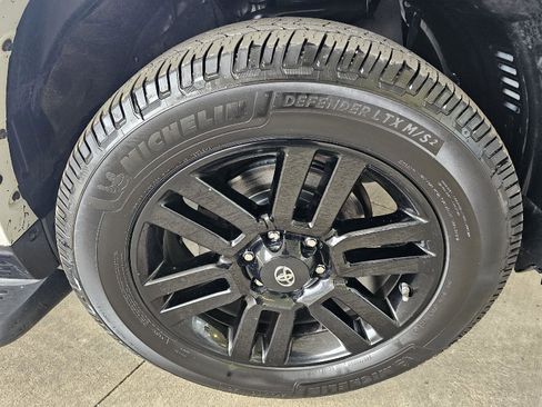 Used 2019 Toyota 4Runner Limited image 9