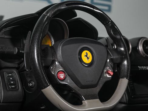 Used 2012 Ferrari California image 35
