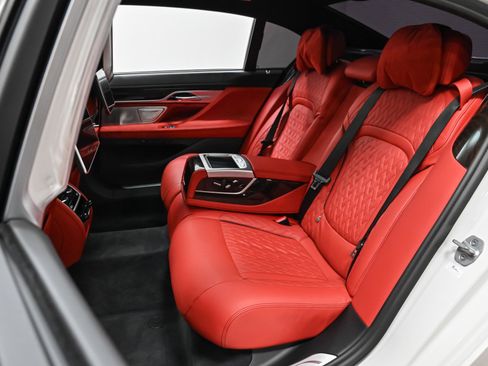 Used 2022 BMW ALPINA B7 xDrive w/ Luxury Rear Seating Package image 34