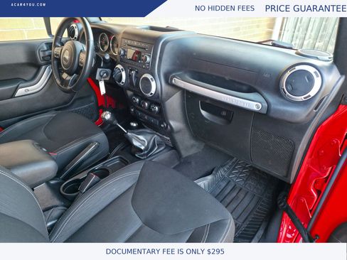 Used 2016 Jeep Wrangler Sahara w/ Connectivity Group image 13