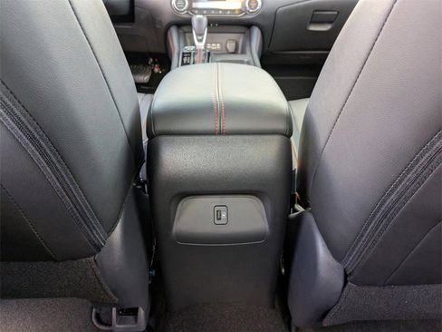 New 2025 Nissan Sentra SR w/ SR Premium Package image 17