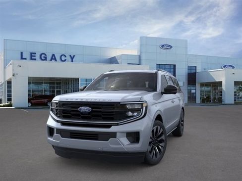 New 2026 Ford Expedition Platinum w/ Driver's Package AWD/4WD image 2