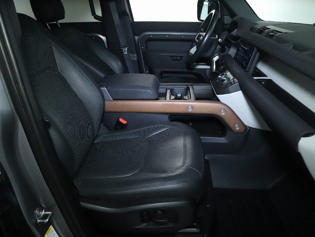 Used 2023 Land Rover Defender 110 SE AWD/4WD image 32