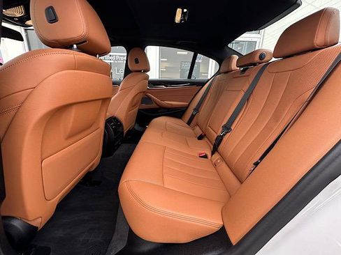Certified 2022 BMW 530i xDrive w/ Premium Package image 19