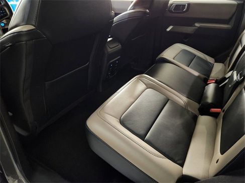 Used 2023 Ford Bronco Wildtrak image 29