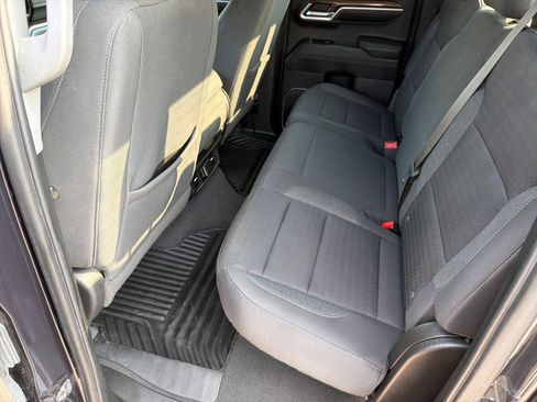 Used 2022 Chevrolet Silverado 1500 LT AWD/4WD image 16