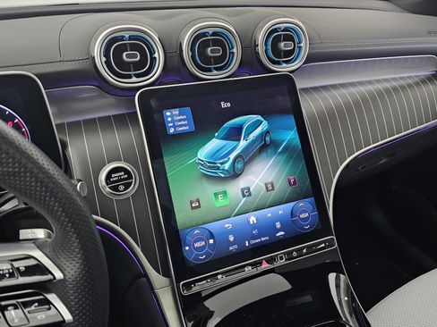 Certified 2025 Mercedes-Benz GLC 300 4MATIC image 37