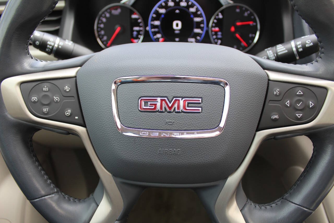 Used 2022 GMC Acadia Denali w/ Denali Ultimate Package AWD/4WD image 13