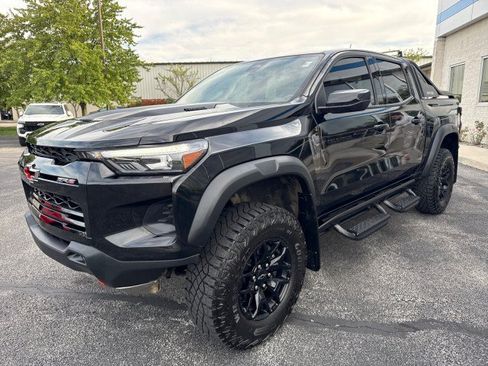 Used 2025 Chevrolet Colorado ZR2 w/ Midnight Edition AWD/4WD image 8