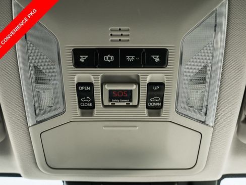 Certified 2019 Toyota RAV4 XLE AWD/4WD image 17