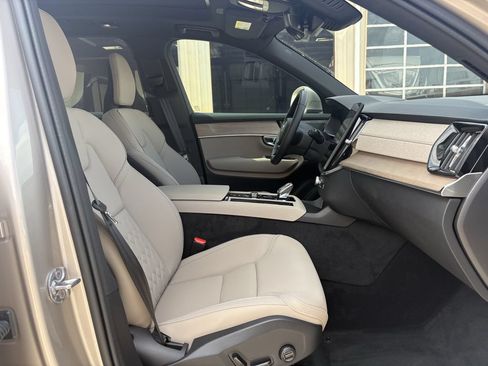 Used 2026 Volvo XC90 B5 Plus w/ Protection Package AWD/4WD image 31