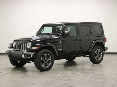 Used 2023 Jeep Wrangler Unlimited Sahara AWD/4WD image 4