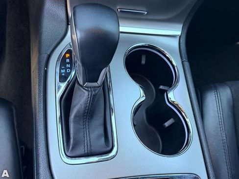 Certified 2022 Jeep Grand Cherokee Laredo X AWD/4WD image 27