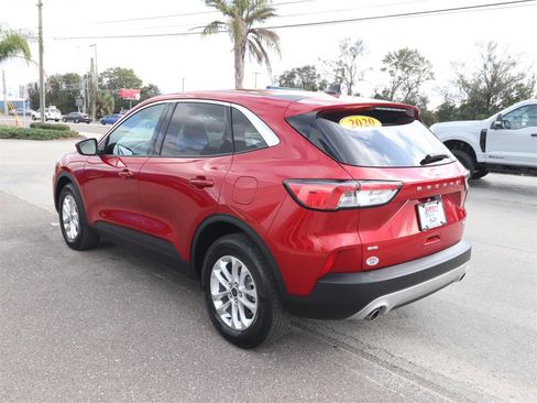 Certified 2020 Ford Escape SE image 7