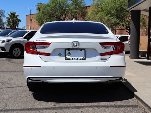 Used 2018 Honda Accord Touring image 11
