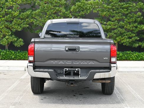 Used 2021 Toyota Tacoma SR5 RWD image 5