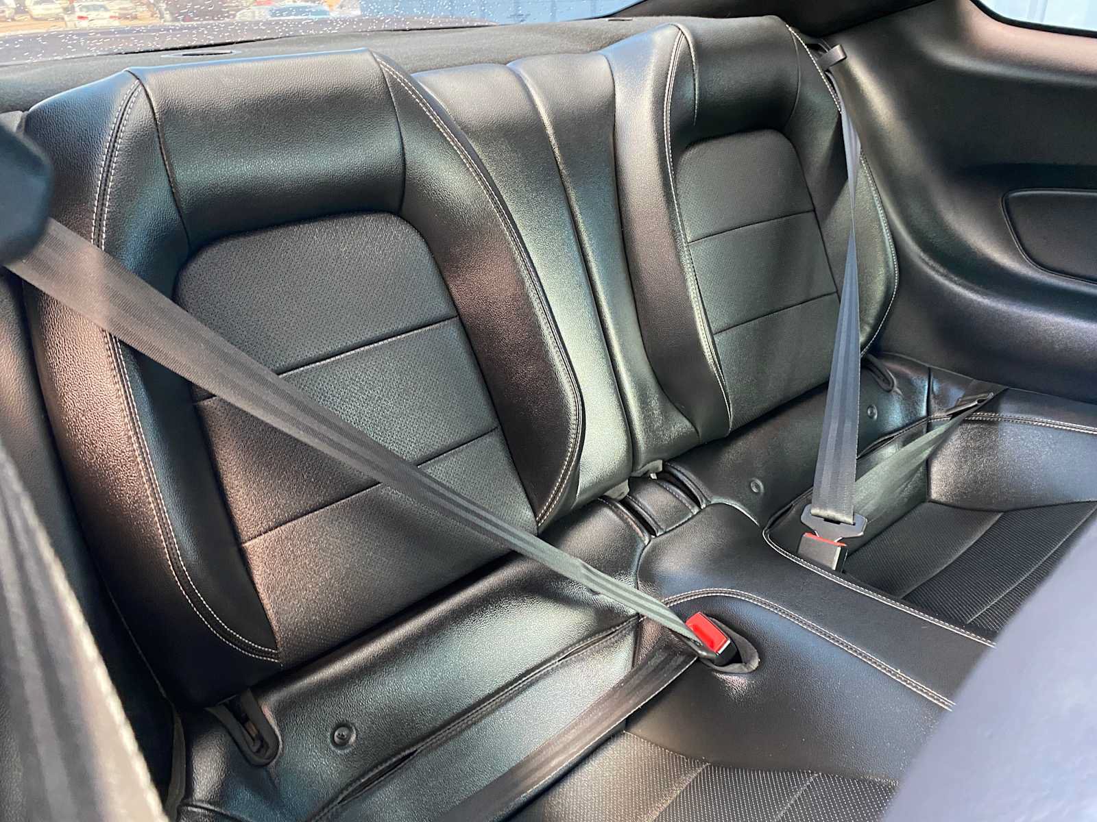 Used 2018 Ford Mustang GT Premium RWD image 30