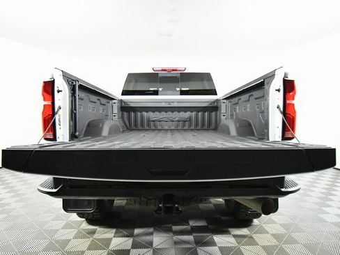 Used 2024 Chevrolet Silverado 2500 ZR2 w/ Technology Package image 27