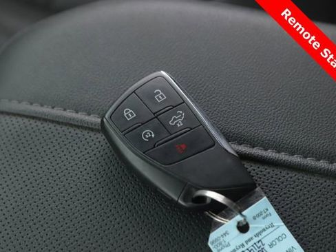 Used 2024 GMC Sierra 2500 SLT w/ SLT Premium Package AWD/4WD image 3