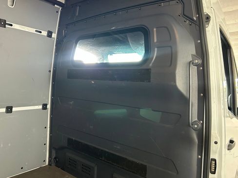 Used 2025 Mercedes-Benz Sprinter 2500 image 39