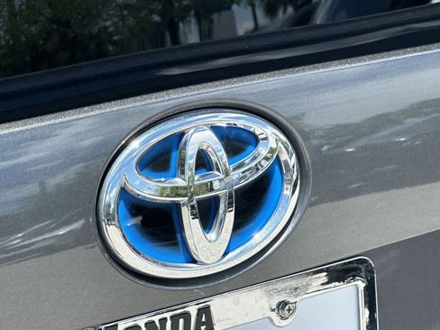 Used 2018 Toyota Prius Three Touring FWD image 10