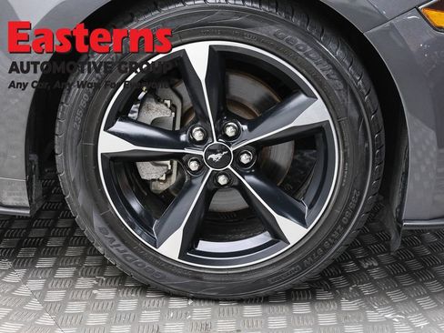 Used 2019 Ford Mustang Coupe RWD image 28