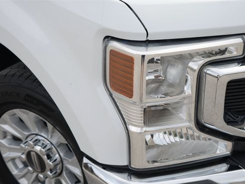 Used 2022 Ford F350 XLT w/ XLT Value Package RWD image 3