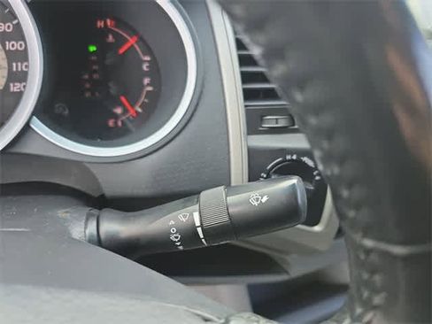 Used 2010 Toyota Tacoma 4WD Double V6 AT image 26