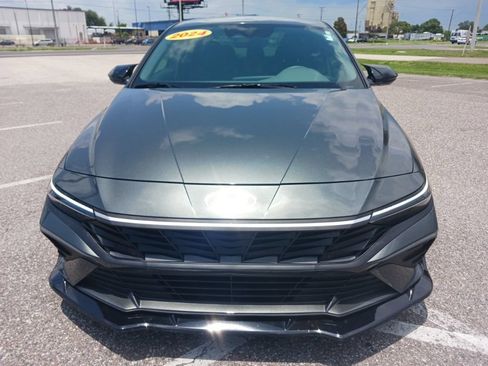 Used 2024 Hyundai Elantra SEL FWD image 8