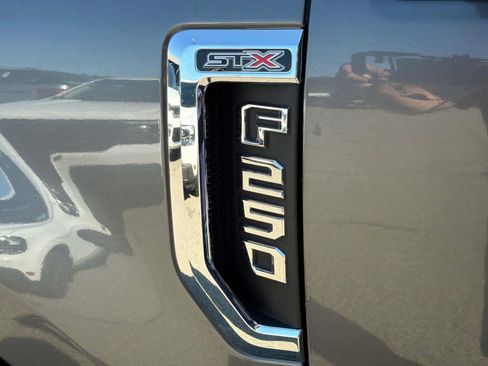 Used 2022 Ford F250 XL w/ STX Appearance Package AWD/4WD image 10