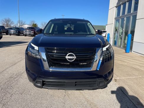 Used 2025 Nissan Pathfinder SV AWD/4WD image 3
